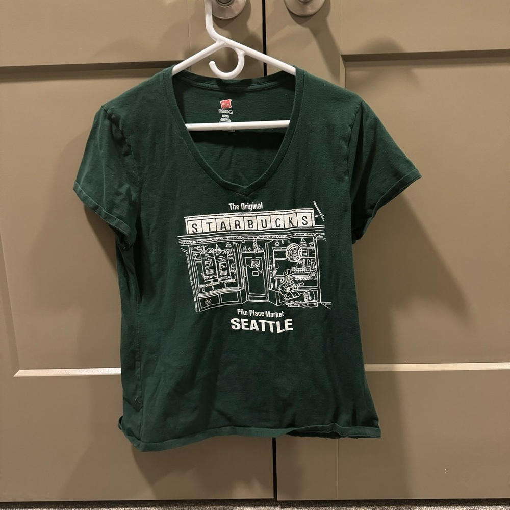 Starbucks Hanes large women’s pikes place market green short sleeve shirt